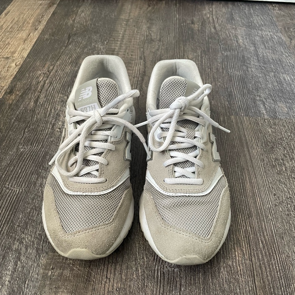 New balance shoes